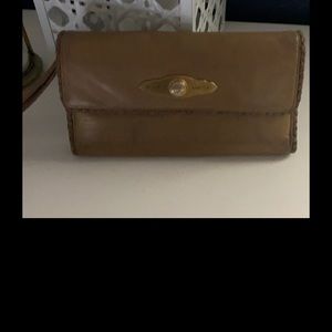 Gold wallet- Elliot Lucca